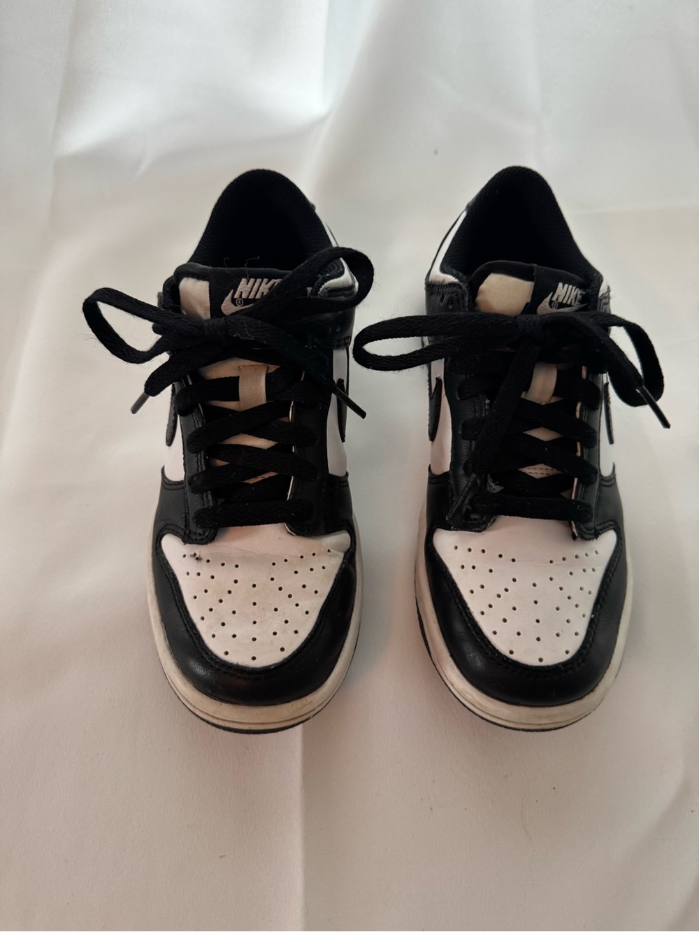 Nike Black and White Low-Top Boy’s/Girl’s Sneakers